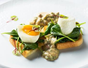 Genießerfrühstück Egg Benedict "TIAN Style" Genießerfrühstück Egg Benedict "TIAN Style"