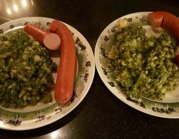 Grünkohl mit Pilzen und Nüssen Grünkohl mit Pilzen und Nüssen