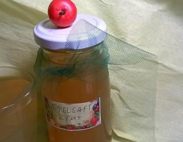 Hausgemachter Apfel-Zimt-Saft Hausgemachter Apfel-Zimt-Saft
