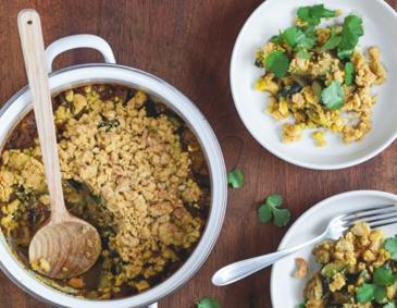 Zucchini-Kokos-Crumble mit Cashews Zucchini-Kokos-Crumble mit Cashews