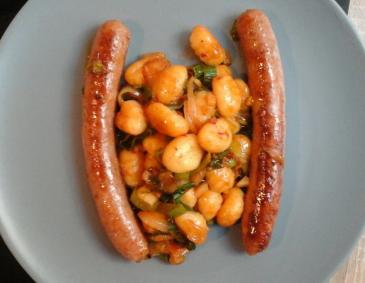Chipolata mit Gnocchi und Lauch Chipolata mit Gnocchi und Lauch