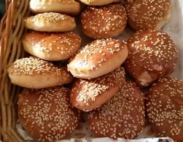 Sesambrötchen Sesambrötchen