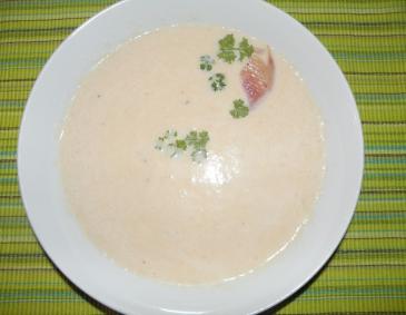 Sellerieschaumsuppe mit Forellenfilet Sellerieschaumsuppe mit Forellenfilet