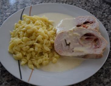 Gefülltes Putenbrustfilet mit Mozzarella und Tomaten Gefülltes Putenbrustfilet mit Mozzarella und Tomaten
