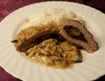 Schweinefleischtaschen mit Pilzsauce Schweinefleischtaschen mit Pilzsauce