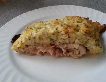Welsfilet mit Zwiebel-Käsekruste Welsfilet mit Zwiebel-Käsekruste