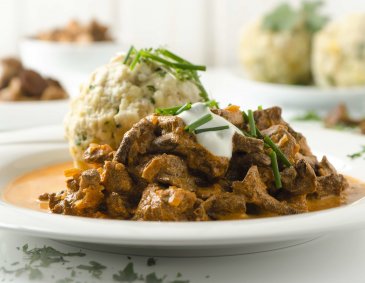Eierschwammerlgulasch aus der Heißluftfritteuse Eierschwammerlgulasch aus der Heißluftfritteuse