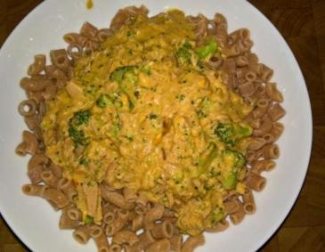 Nudeln mit Thunfischsauce Nudeln mit Thunfischsauce