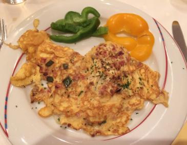 Omelett mit Speck und Käse Omelett mit Speck und Käse