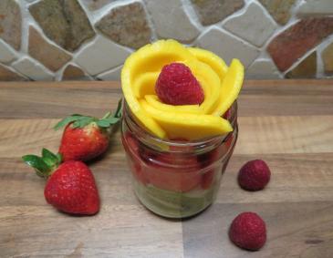 Joghurt-Obst-Becher Joghurt-Obst-Becher