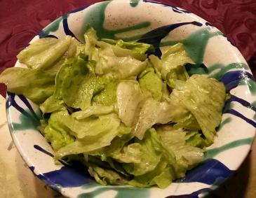 Eisbergsalat mit weißem Balsamicoessig Eisbergsalat mit weißem Balsamicoessig