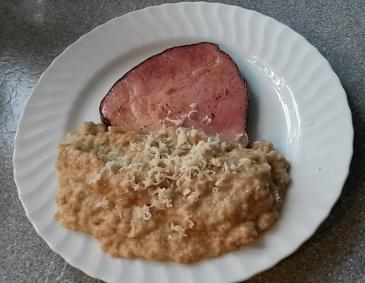 Semmelkren mit gebratenem Gselchten Semmelkren mit gebratenem Gselchten