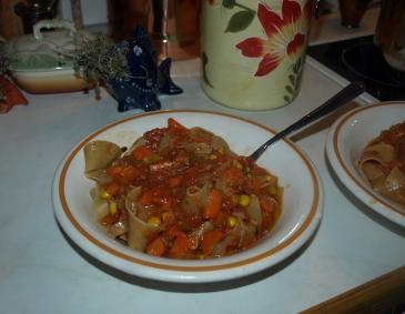 Ingwerbandnudeln mit Tomatensauce Ingwerbandnudeln mit Tomatensauce
