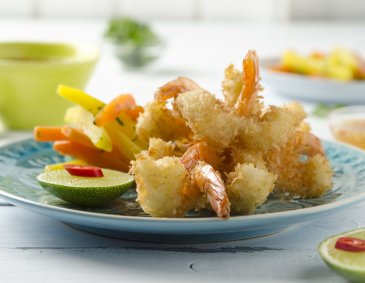 Kokosgarnelen mit saurem Wurzelgemüse Kokosgarnelen mit saurem Wurzelgemüse