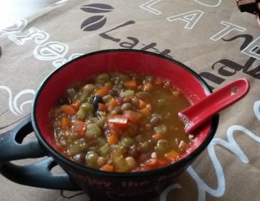 Hülsenfrüchte-Gemüse-Suppe Hülsenfrüchte-Gemüse-Suppe