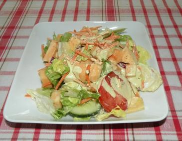 Salat mit Zuckermelone Salat mit Zuckermelone