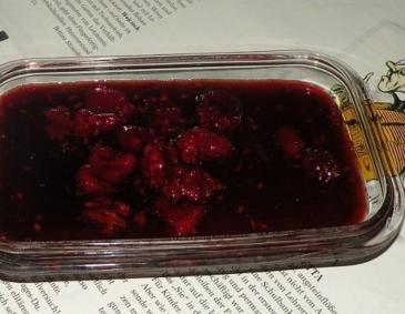 Holunder-Brombeer-Birnen-Marmelade Holunder-Brombeer-Birnen-Marmelade