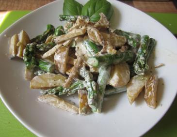 Cremige Kartoffel-Spargel-Pfanne mit Kräuterseitlingen Cremige Kartoffel-Spargel-Pfanne mit Kräuterseitlingen
