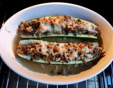 Gefüllte Zucchini Gefüllte Zucchini