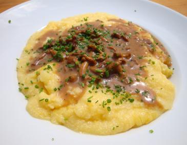 Polenta mit Zuspeisen Polenta mit Zuspeisen