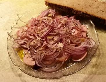 Saure Zwiebel-Wurst Saure Zwiebel-Wurst