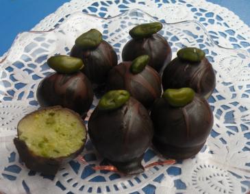 Pistazien-Marzipan-Kugeln Pistazien-Marzipan-Kugeln
