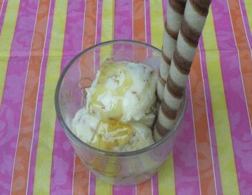 Walnusseis mit Zitronenhonig Walnusseis mit Zitronenhonig