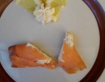 Lachsröllchen mit Topfenfülle Lachsröllchen mit Topfenfülle