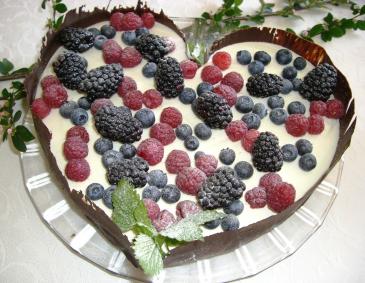 Buttermilchmousse mit Garnitur Buttermilchmousse mit Garnitur
