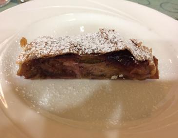 Zwetschkenstrudel Zwetschkenstrudel