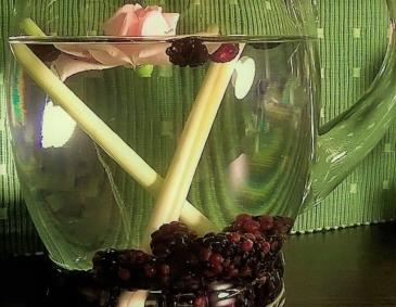 Detox-Brombeer-Zitronengras-Rosenwasser Detox-Brombeer-Zitronengras-Rosenwasser