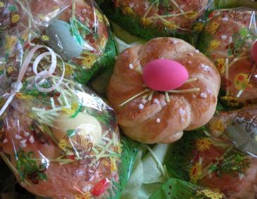 Briochenesterl zu Ostern Briochenesterl zu Ostern