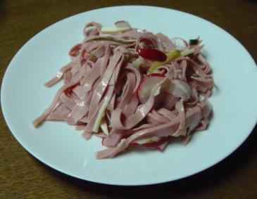Wurstsalat mit Radieschen Wurstsalat mit Radieschen