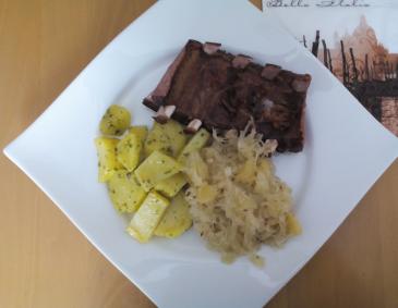 Rippchen mit Sauerkraut Rippchen mit Sauerkraut