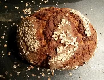 Buttermilchbrot mit Haferflocken Buttermilchbrot mit Haferflocken