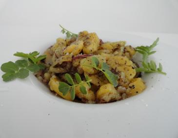 Erdäpfelsalat mit Kürbiskernöl Erdäpfelsalat mit Kürbiskernöl