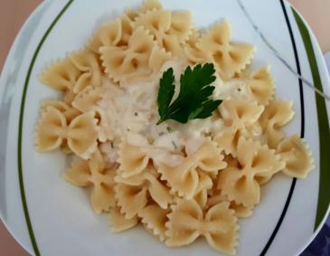 Farfalle mit Käsesauce Farfalle mit Käsesauce