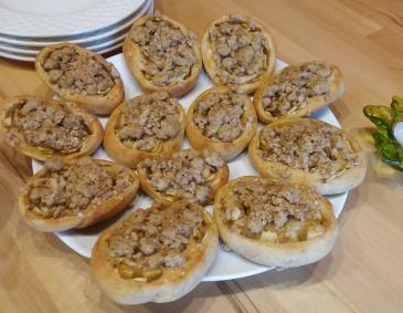 Apfelschnecken mit Walnussstreuseln Apfelschnecken mit Walnussstreuseln