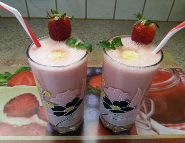 Erdbeer-Bananen Shake Erdbeer-Bananen Shake