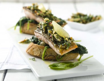 Fischfilet und Limetten-Gremolata auf Crostini Fischfilet und Limetten-Gremolata auf Crostini