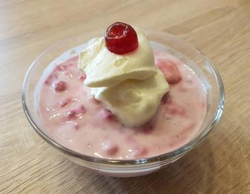 Topfencreme mit Waldfrüchten Topfencreme mit Waldfrüchten