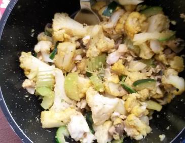 Gedünstetes Dorschfilet mit scharfem Gemüseallerlei und Kernöl Gedünstetes Dorschfilet mit scharfem Gemüseallerlei und Kernöl