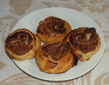 Schnelle Nussschnecken aus Blätterteig Schnelle Nussschnecken aus Blätterteig
