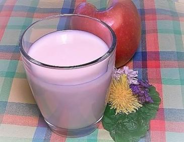 Apfel-Buttermilch-Sommerdrink Apfel-Buttermilch-Sommerdrink