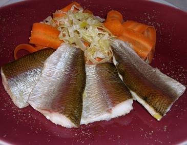 Halbwarme Eglifilet in Gemüsemarinade Halbwarme Eglifilet in Gemüsemarinade
