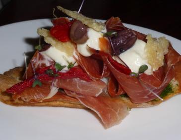 Bruschetta mit verlorenem Ei und Parmaschinken Bruschetta mit verlorenem Ei und Parmaschinken