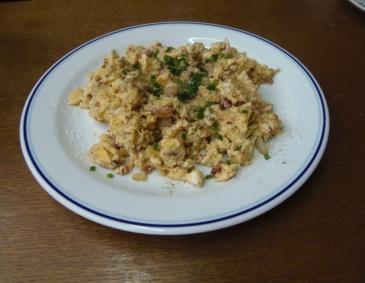 Eierspeis mit Speck und Parmesan Eierspeis mit Speck und Parmesan