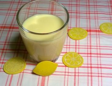 Zitronen-Buttermilch-Drink Zitronen-Buttermilch-Drink