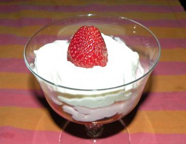 Erdbeer-Zitronencreme Erdbeer-Zitronencreme