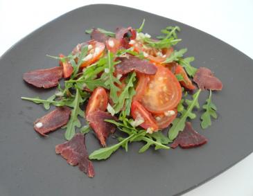 Tomatensalat mit Bündnerfleisch Tomatensalat mit Bündnerfleisch